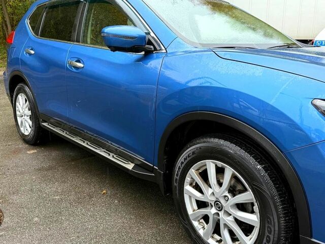 Синій Ніссан ІксТрейл, об'ємом двигуна 1.6 л та пробігом 112 тис. км за 23000 $, фото 1 на Automoto.ua