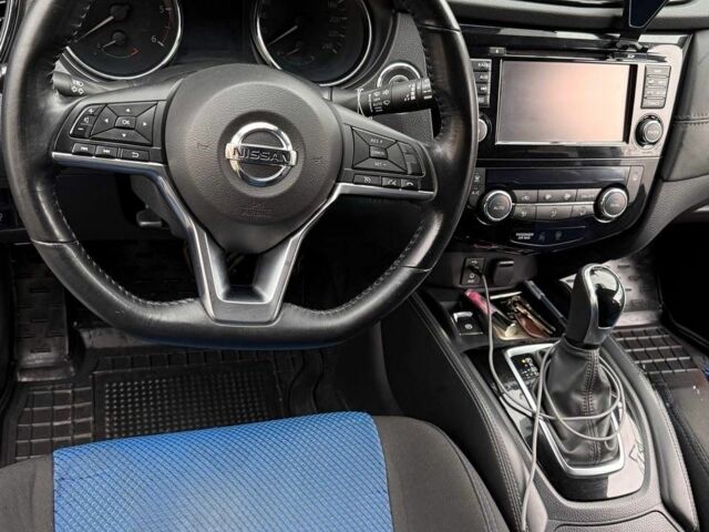 Синий Ниссан ИксТрейл, объемом двигателя 1.6 л и пробегом 112 тыс. км за 23000 $, фото 2 на Automoto.ua