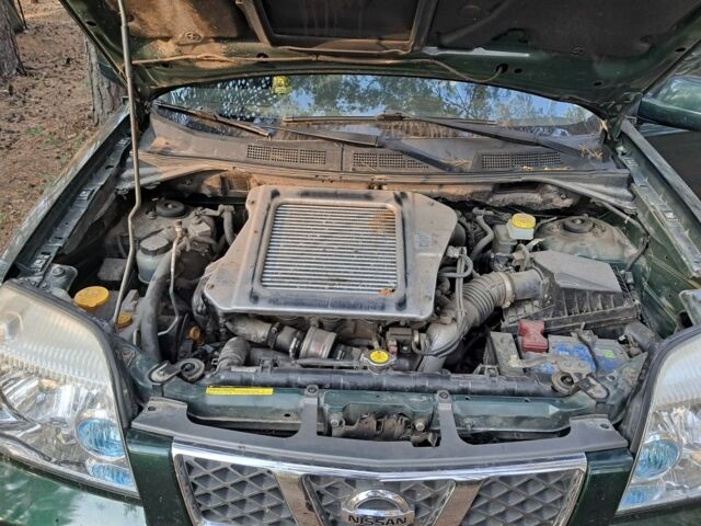 Зеленый Ниссан ИксТрейл, объемом двигателя 2.2 л и пробегом 260 тыс. км за 3500 $, фото 4 на Automoto.ua