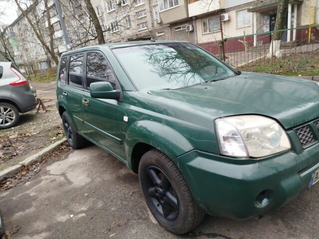 Зеленый Ниссан ИксТрейл, объемом двигателя 2.2 л и пробегом 240 тыс. км за 4500 $, фото 5 на Automoto.ua