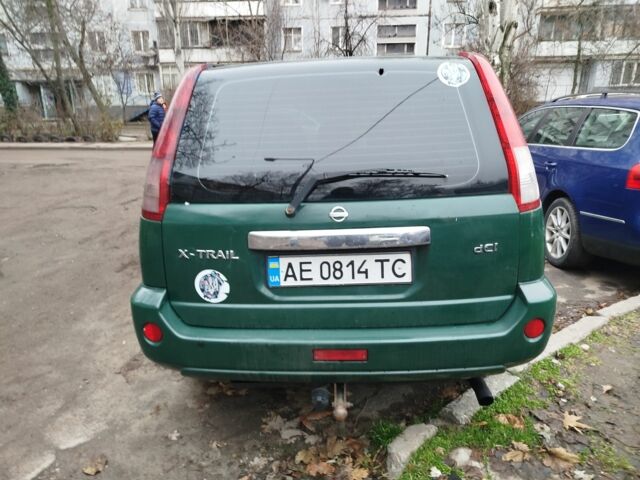 Зеленый Ниссан ИксТрейл, объемом двигателя 2.2 л и пробегом 240 тыс. км за 4500 $, фото 7 на Automoto.ua