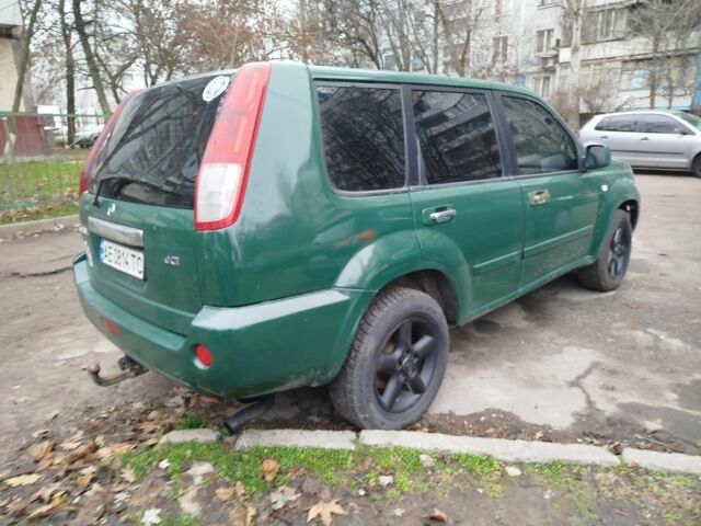 Зеленый Ниссан ИксТрейл, объемом двигателя 2.2 л и пробегом 240 тыс. км за 4500 $, фото 6 на Automoto.ua