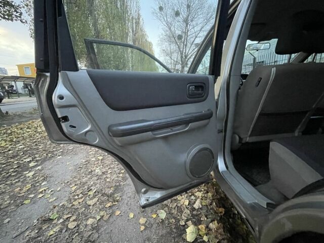 Зеленый Ниссан ИксТрейл, объемом двигателя 2.2 л и пробегом 250 тыс. км за 3800 $, фото 15 на Automoto.ua