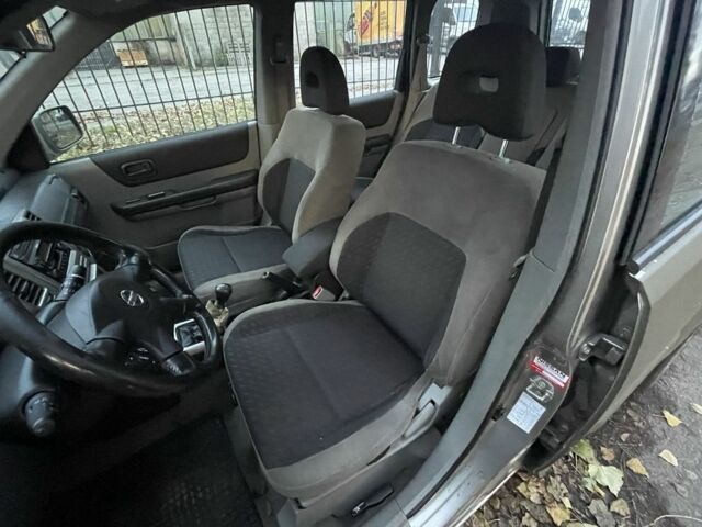 Зеленый Ниссан ИксТрейл, объемом двигателя 2.2 л и пробегом 250 тыс. км за 3800 $, фото 10 на Automoto.ua