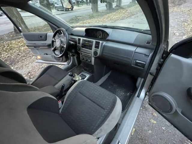 Зеленый Ниссан ИксТрейл, объемом двигателя 2.2 л и пробегом 250 тыс. км за 3800 $, фото 12 на Automoto.ua