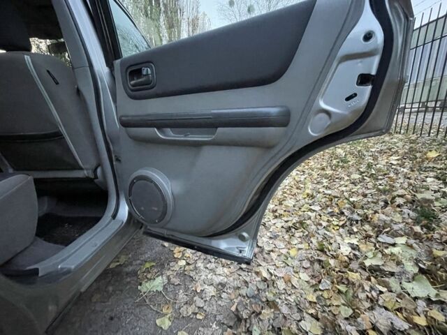 Зеленый Ниссан ИксТрейл, объемом двигателя 2.2 л и пробегом 250 тыс. км за 3800 $, фото 17 на Automoto.ua