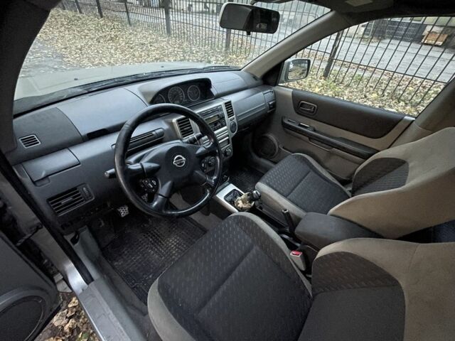 Зеленый Ниссан ИксТрейл, объемом двигателя 2.2 л и пробегом 250 тыс. км за 3800 $, фото 8 на Automoto.ua