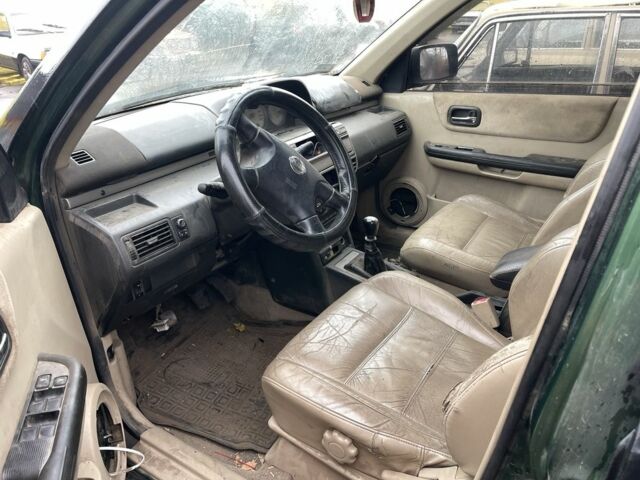 Зеленый Ниссан ИксТрейл, объемом двигателя 0 л и пробегом 300 тыс. км за 1236 $, фото 2 на Automoto.ua