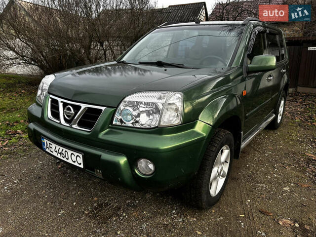 Зеленый Ниссан ИксТрейл, объемом двигателя 2 л и пробегом 308 тыс. км за 5700 $, фото 6 на Automoto.ua