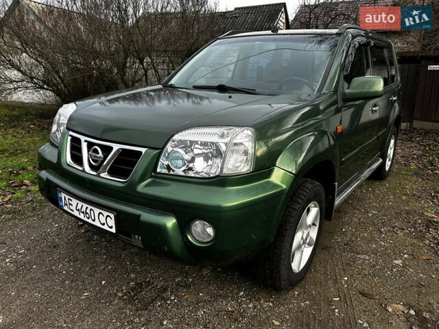 Зеленый Ниссан ИксТрейл, объемом двигателя 2 л и пробегом 308 тыс. км за 5700 $, фото 7 на Automoto.ua