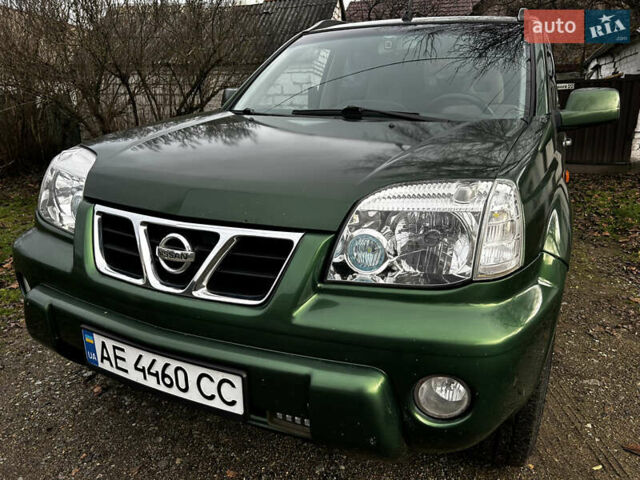 Зеленый Ниссан ИксТрейл, объемом двигателя 2 л и пробегом 308 тыс. км за 5700 $, фото 8 на Automoto.ua