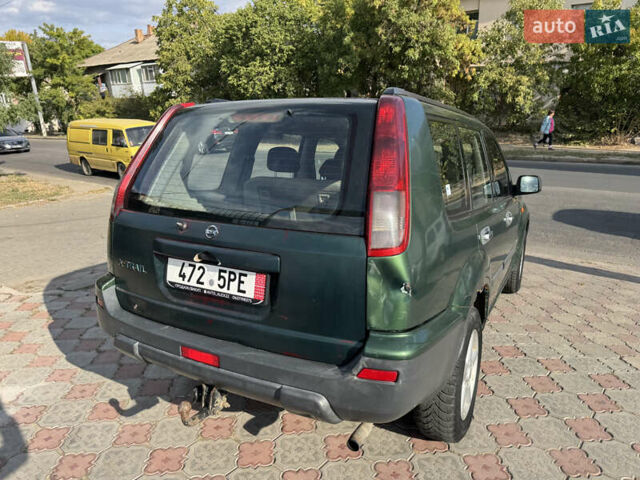 Зелений Ніссан ІксТрейл, об'ємом двигуна 2.2 л та пробігом 300 тис. км за 3399 $, фото 3 на Automoto.ua