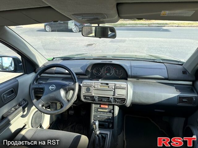 Зеленый Ниссан ИксТрейл, объемом двигателя 2.2 л и пробегом 300 тыс. км за 3199 $, фото 11 на Automoto.ua