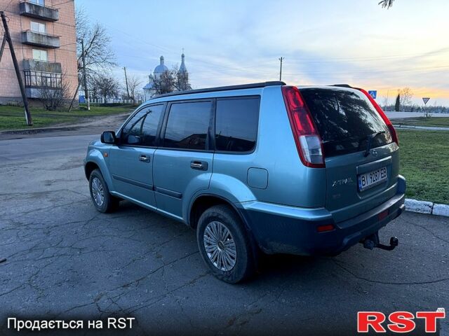 Зелений Ніссан ІксТрейл, об'ємом двигуна 2 л та пробігом 250 тис. км за 6200 $, фото 1 на Automoto.ua