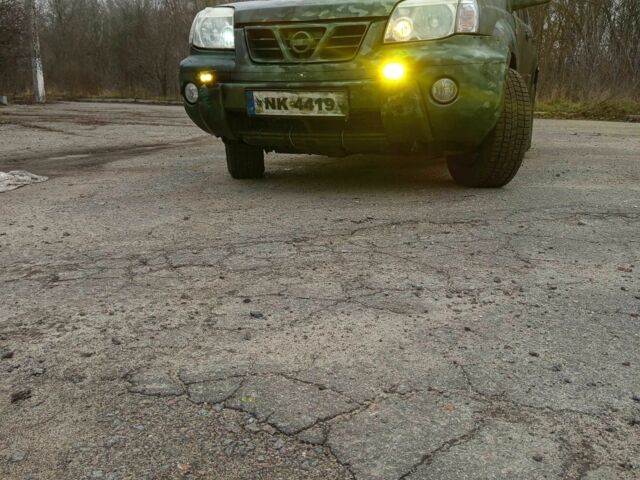 Зеленый Ниссан ИксТрейл, объемом двигателя 2.2 л и пробегом 267 тыс. км за 2951 $, фото 1 на Automoto.ua