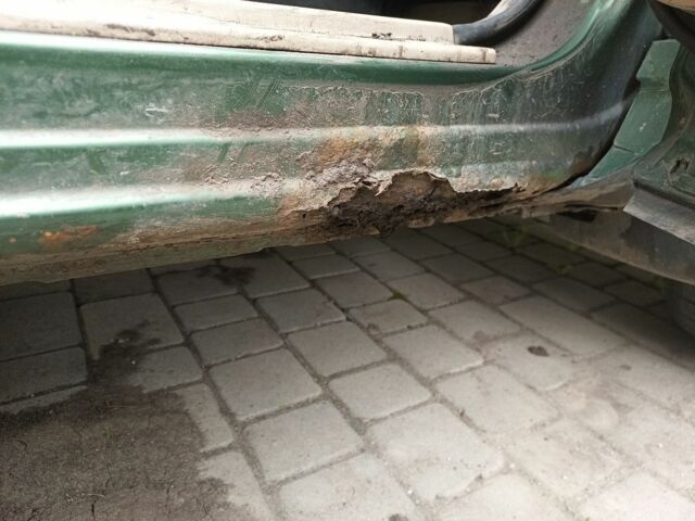 Зеленый Ниссан ИксТрейл, объемом двигателя 2 л и пробегом 350 тыс. км за 4400 $, фото 2 на Automoto.ua