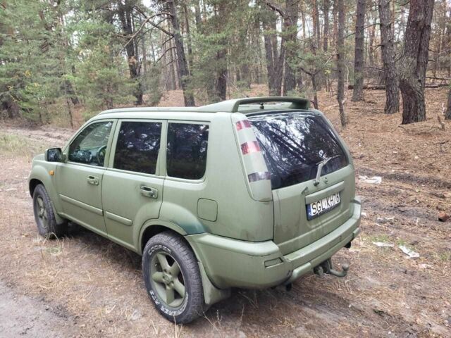 Зеленый Ниссан ИксТрейл, объемом двигателя 2.2 л и пробегом 236 тыс. км за 3096 $, фото 6 на Automoto.ua