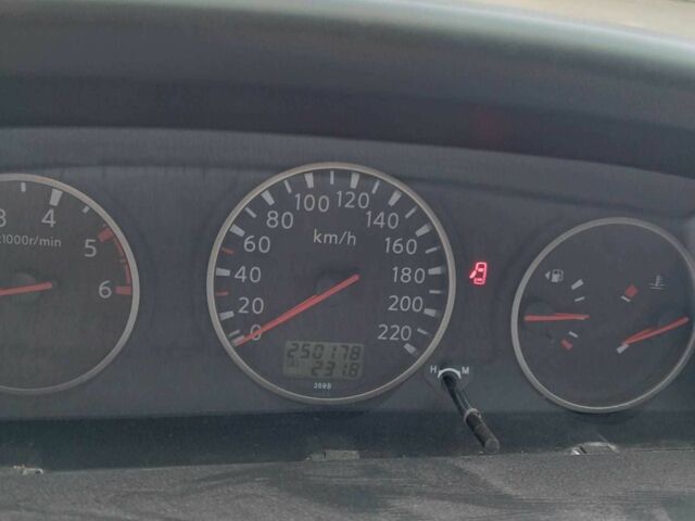 Зеленый Ниссан ИксТрейл, объемом двигателя 2.2 л и пробегом 250 тыс. км за 3900 $, фото 13 на Automoto.ua