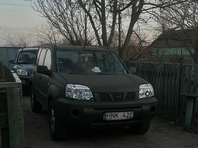 Зелений Ніссан ІксТрейл, об'ємом двигуна 2.2 л та пробігом 400 тис. км за 3000 $, фото 1 на Automoto.ua