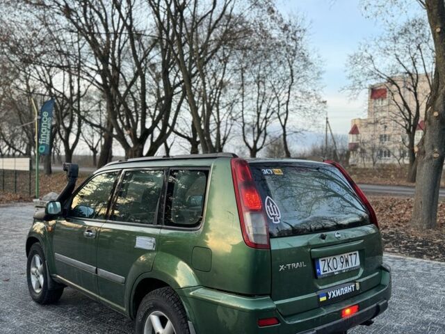 Зеленый Ниссан ИксТрейл, объемом двигателя 2.2 л и пробегом 222 тыс. км за 3350 $, фото 7 на Automoto.ua