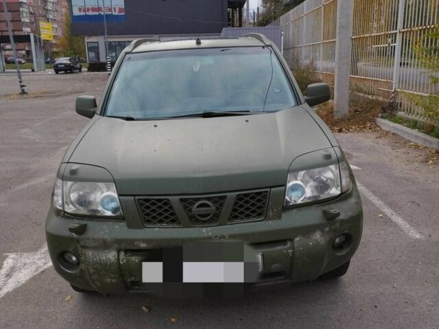 Зеленый Ниссан ИксТрейл, объемом двигателя 2.2 л и пробегом 250 тыс. км за 3900 $, фото 4 на Automoto.ua