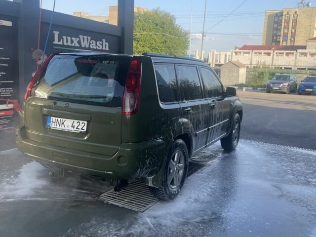 Зелений Ніссан ІксТрейл, об'ємом двигуна 2.2 л та пробігом 400 тис. км за 3000 $, фото 3 на Automoto.ua