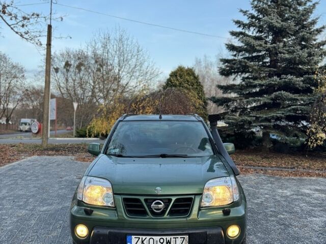 Зеленый Ниссан ИксТрейл, объемом двигателя 2.2 л и пробегом 222 тыс. км за 3350 $, фото 1 на Automoto.ua
