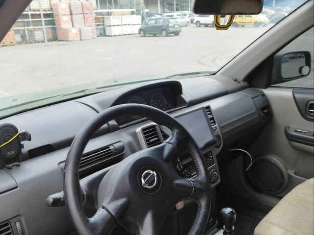 Зеленый Ниссан ИксТрейл, объемом двигателя 2.2 л и пробегом 250 тыс. км за 3900 $, фото 11 на Automoto.ua