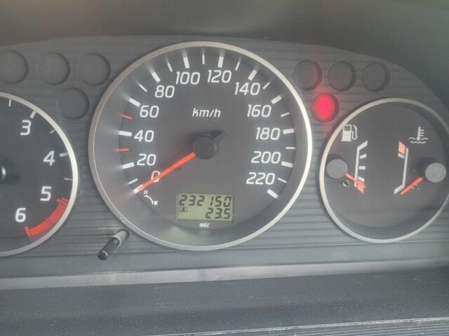 Зеленый Ниссан ИксТрейл, объемом двигателя 2 л и пробегом 230 тыс. км за 3350 $, фото 7 на Automoto.ua