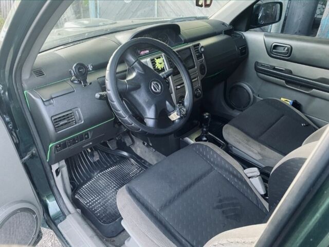 Зеленый Ниссан ИксТрейл, объемом двигателя 0 л и пробегом 265 тыс. км за 2800 $, фото 3 на Automoto.ua