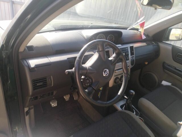 Зеленый Ниссан ИксТрейл, объемом двигателя 2.2 л и пробегом 210 тыс. км за 4200 $, фото 6 на Automoto.ua