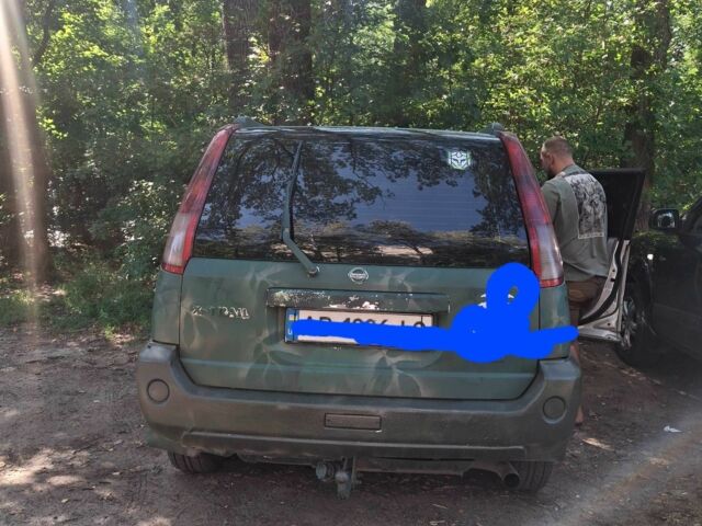 Зелений Ніссан ІксТрейл, об'ємом двигуна 2.2 л та пробігом 400 тис. км за 3000 $, фото 5 на Automoto.ua