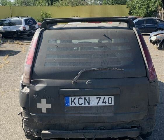 Зелений Ніссан ІксТрейл, об'ємом двигуна 2.2 л та пробігом 336 тис. км за 1455 $, фото 3 на Automoto.ua