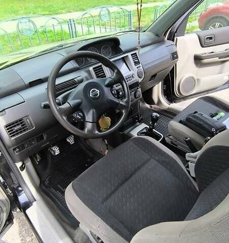 Зеленый Ниссан ИксТрейл, объемом двигателя 0 л и пробегом 399 тыс. км за 4000 $, фото 5 на Automoto.ua