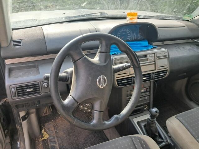 Зеленый Ниссан ИксТрейл, объемом двигателя 0 л и пробегом 220 тыс. км за 4000 $, фото 5 на Automoto.ua