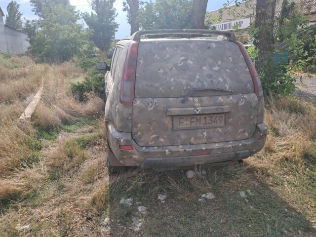 Зеленый Ниссан ИксТрейл, объемом двигателя 0 л и пробегом 220 тыс. км за 4000 $, фото 4 на Automoto.ua