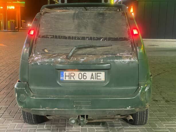 Зелений Ніссан ІксТрейл, об'ємом двигуна 2.2 л та пробігом 200 тис. км за 1885 $, фото 4 на Automoto.ua
