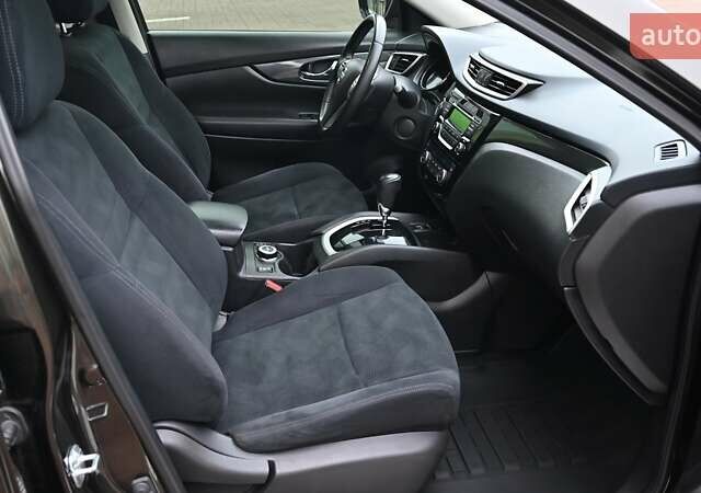 Зелений Ніссан ІксТрейл, об'ємом двигуна 2 л та пробігом 126 тис. км за 13342 $, фото 5 на Automoto.ua