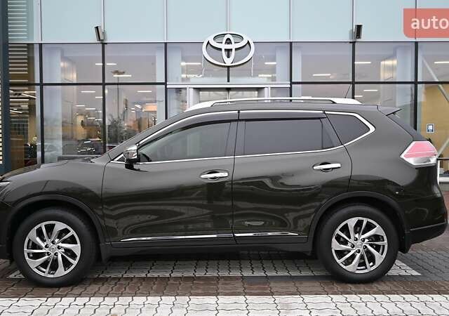 Зелений Ніссан ІксТрейл, об'ємом двигуна 2 л та пробігом 126 тис. км за 13342 $, фото 2 на Automoto.ua