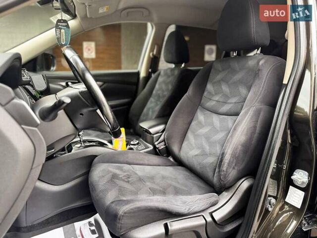 Зелений Ніссан ІксТрейл, об'ємом двигуна 2 л та пробігом 70 тис. км за 14999 $, фото 40 на Automoto.ua