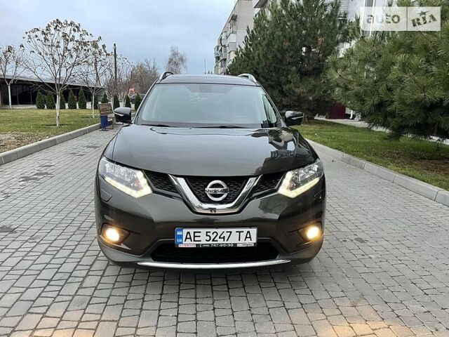 Зеленый Ниссан ИксТрейл, объемом двигателя 1.6 л и пробегом 170 тыс. км за 15750 $, фото 1 на Automoto.ua