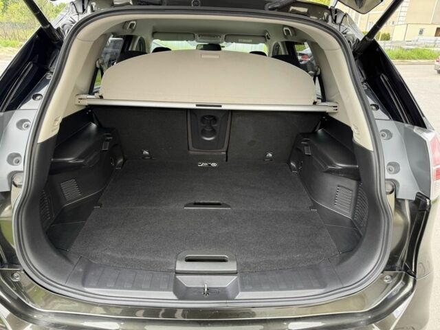 Зеленый Ниссан ИксТрейл, объемом двигателя 1.6 л и пробегом 99 тыс. км за 16300 $, фото 2 на Automoto.ua