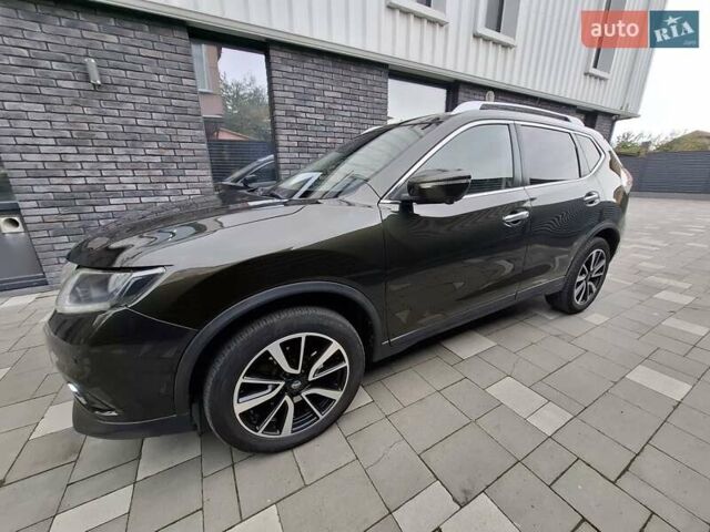 Зеленый Ниссан ИксТрейл, объемом двигателя 1.6 л и пробегом 239 тыс. км за 16300 $, фото 6 на Automoto.ua
