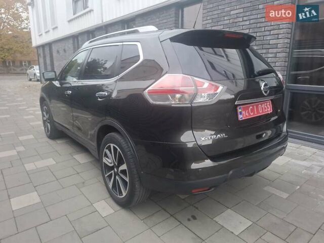 Зеленый Ниссан ИксТрейл, объемом двигателя 1.6 л и пробегом 239 тыс. км за 16300 $, фото 2 на Automoto.ua
