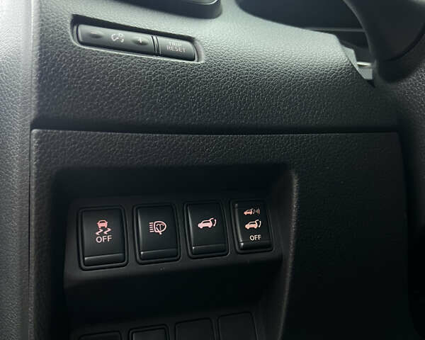 Зеленый Ниссан ИксТрейл, объемом двигателя 2 л и пробегом 75 тыс. км за 18500 $, фото 20 на Automoto.ua