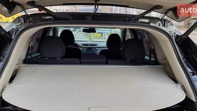 Ніссан ІксТрейл 2017 у Києві на Automoto.ua Зелений Ніссан ІксТрейл, об'ємом двигуна 1.6 л та пробігом 102 тис. км за 18550 $, фото 26 на Automoto.ua