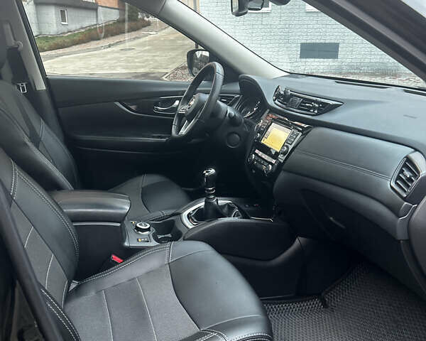 Зеленый Ниссан ИксТрейл, объемом двигателя 1.6 л и пробегом 134 тыс. км за 18498 $, фото 14 на Automoto.ua