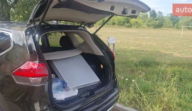 Ниссан ИксТрейл 2017 в Чернигове на Automoto.ua Зеленый Ниссан ИксТрейл, объемом двигателя 1.6 л и пробегом 160 тыс. км за 18500 $, фото 9 на Automoto.ua