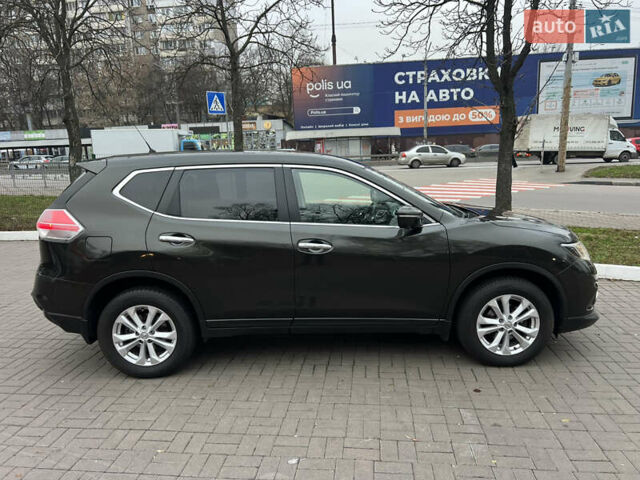 Зеленый Ниссан ИксТрейл, объемом двигателя 2 л и пробегом 75 тыс. км за 18500 $, фото 5 на Automoto.ua