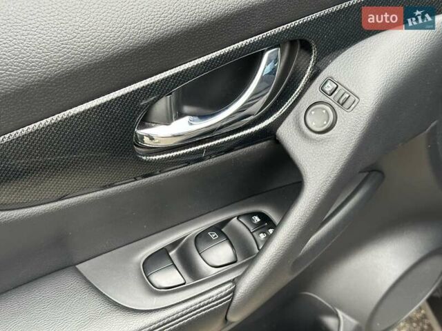 Зелений Ніссан ІксТрейл, об'ємом двигуна 1.6 л та пробігом 122 тис. км за 18990 $, фото 20 на Automoto.ua